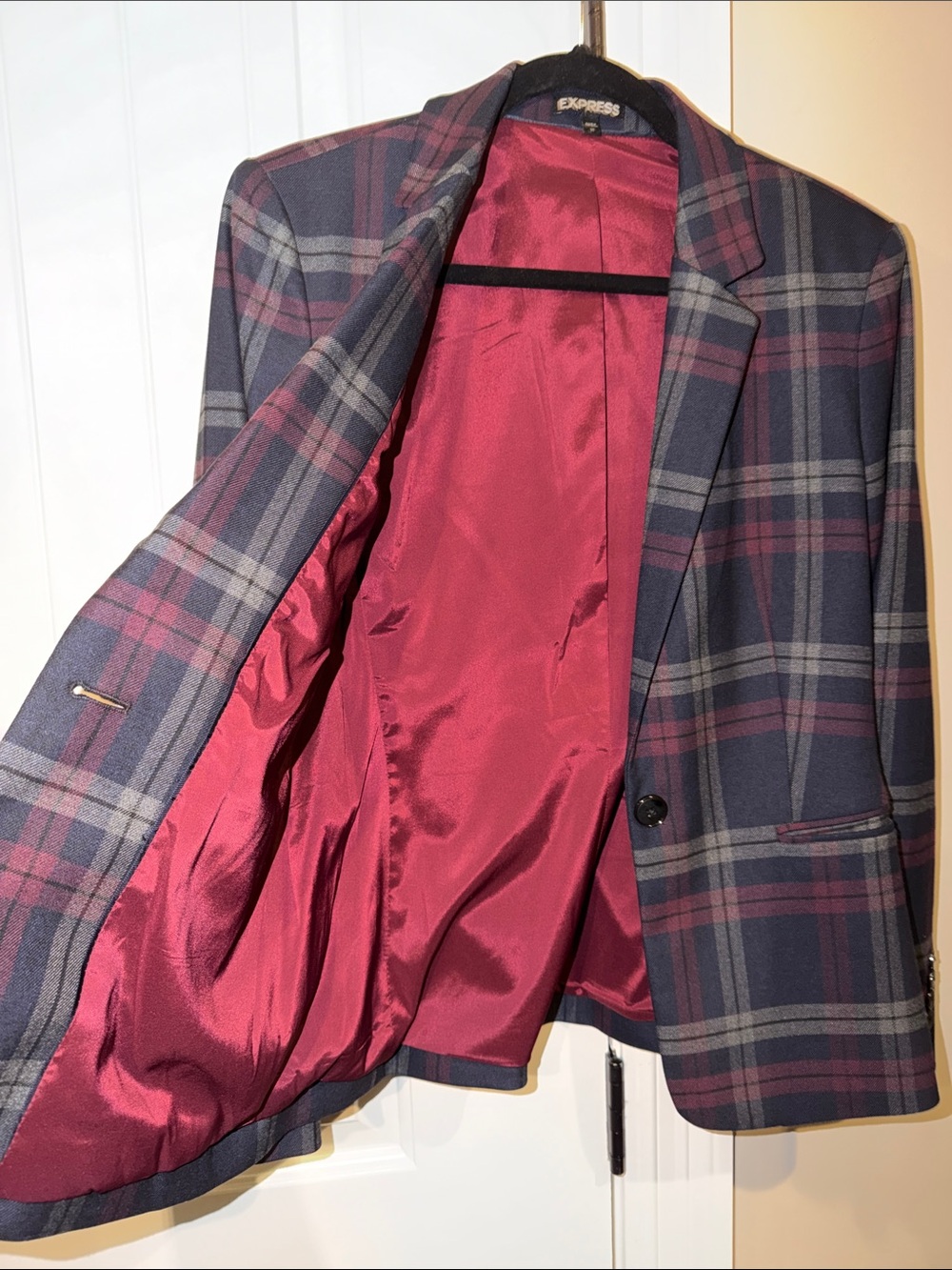 Women Suit - Picture 4 of 10